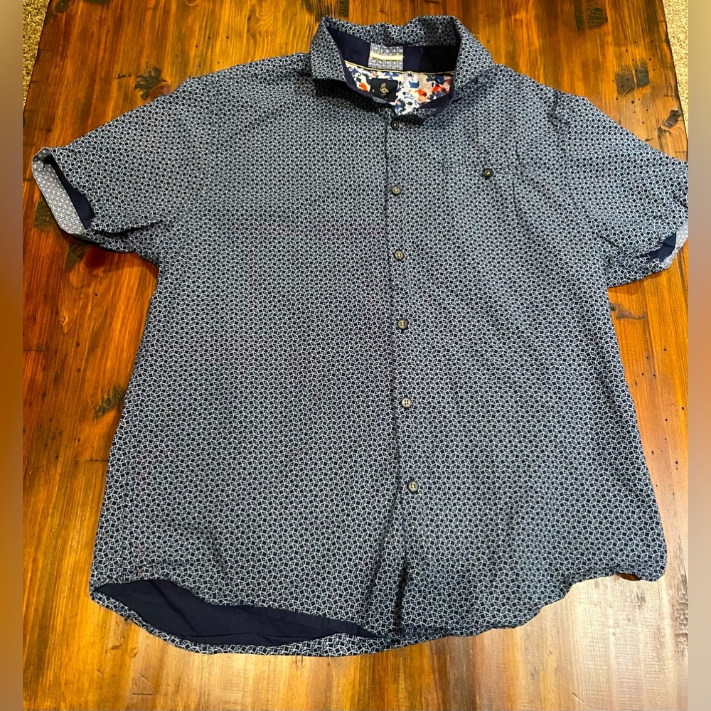Blue men's button down short sleeve shirt